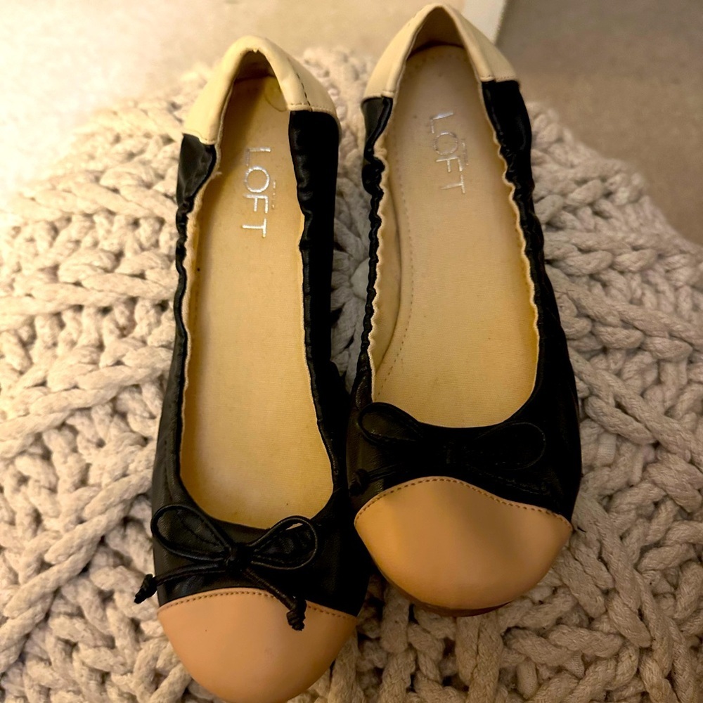 LOFT Black and Tan Ballet Flats